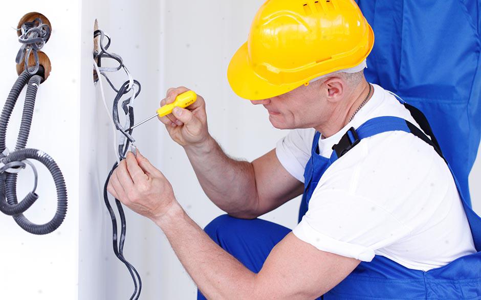 recherche travail électricien bâtiment La Celle-Saint-Cloud